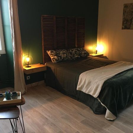 ソーテルヌ Les Ormeaux Bed & Breakfast エクステリア 写真