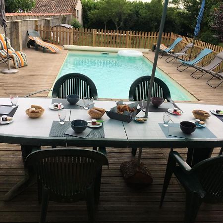 ソーテルヌ Les Ormeaux Bed & Breakfast エクステリア 写真